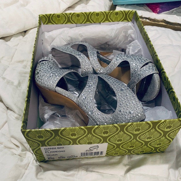 Gianni Bini heels - Picture 3 of 4